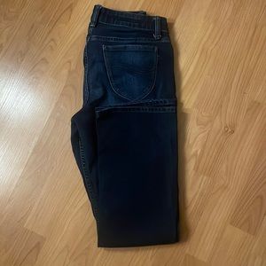 I’m selling blue jeans